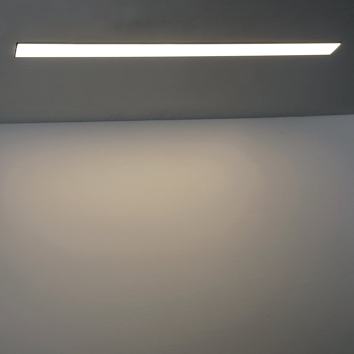 RECESSED MULTIPLE MULT,LINEAR PANEL,4FT,24W,WHT in White