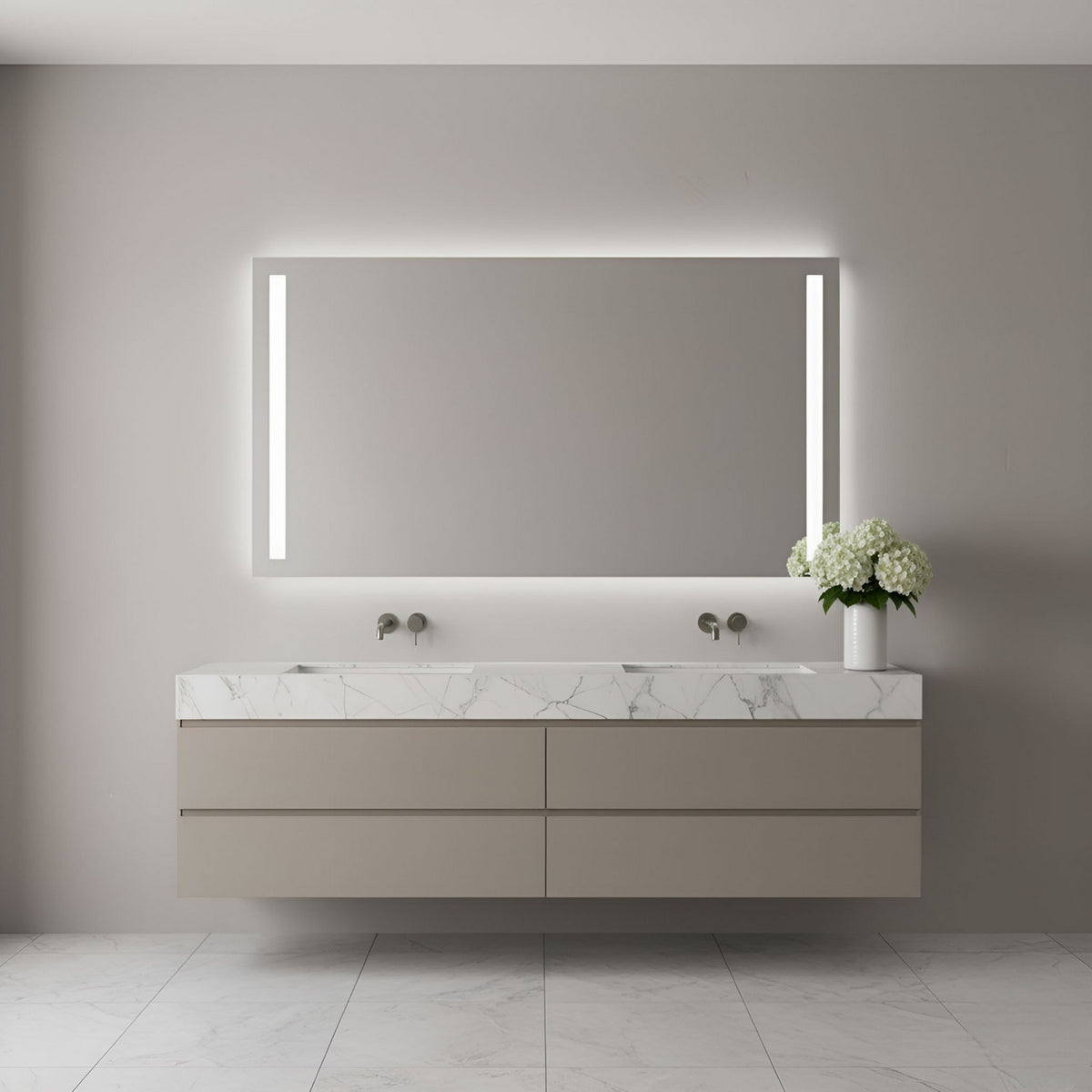 Lustro Mirror in Might Bright White