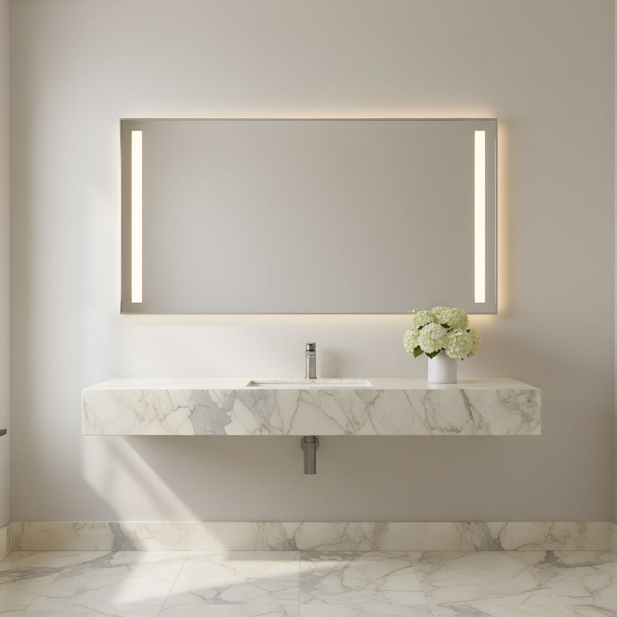 Lustro Mirror in Might Bright White