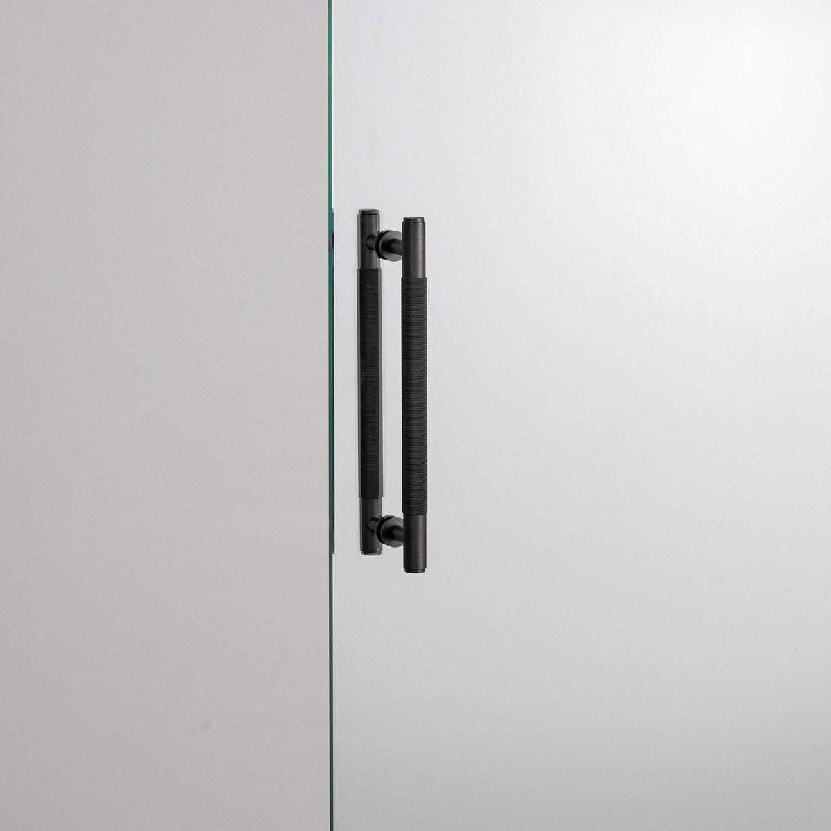 Pull Bar in Smoked Bronze