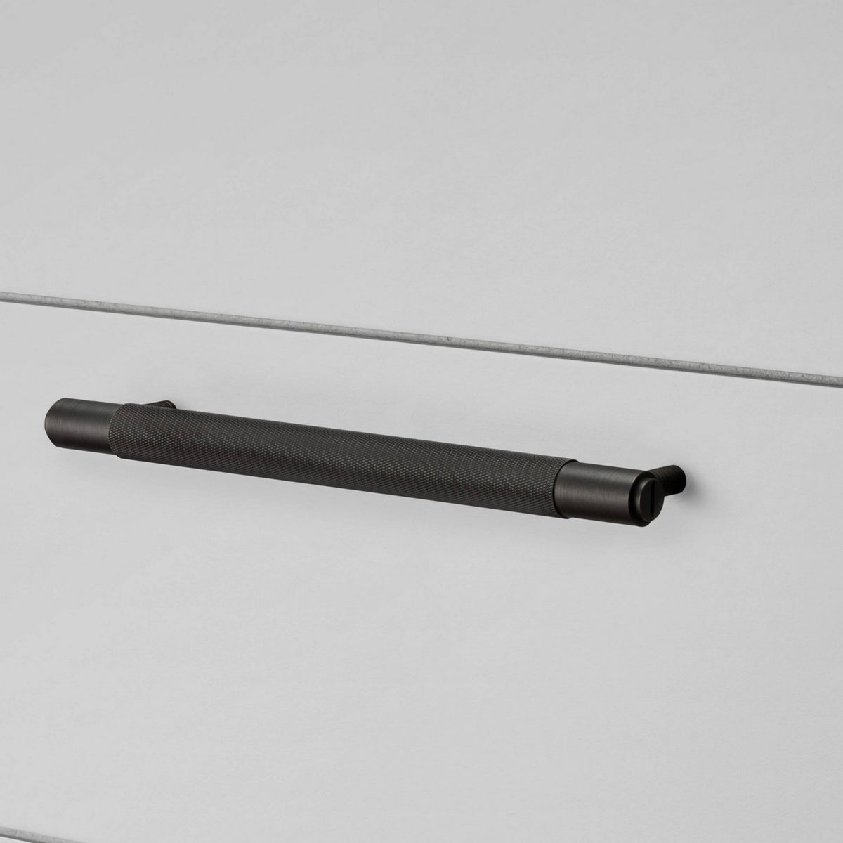 Pull Bar in Smoked Bronze