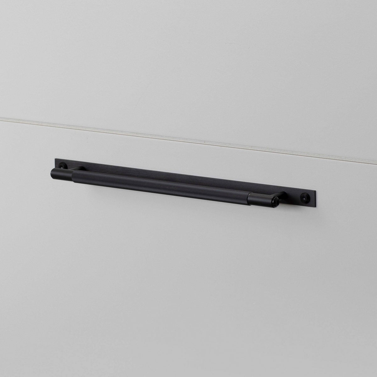 Pull Bar