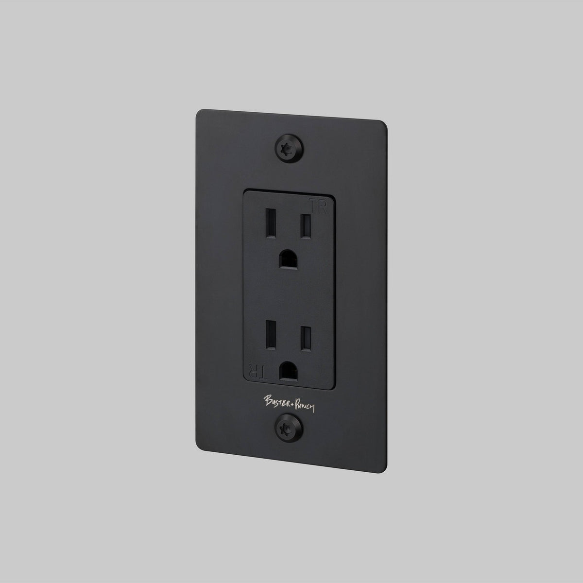 Outlet in Black