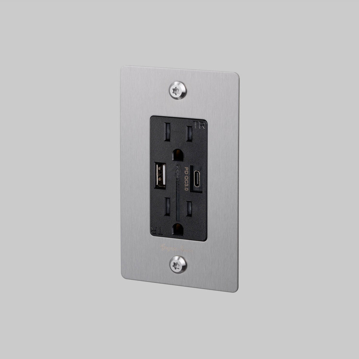 Outlet in Steel
