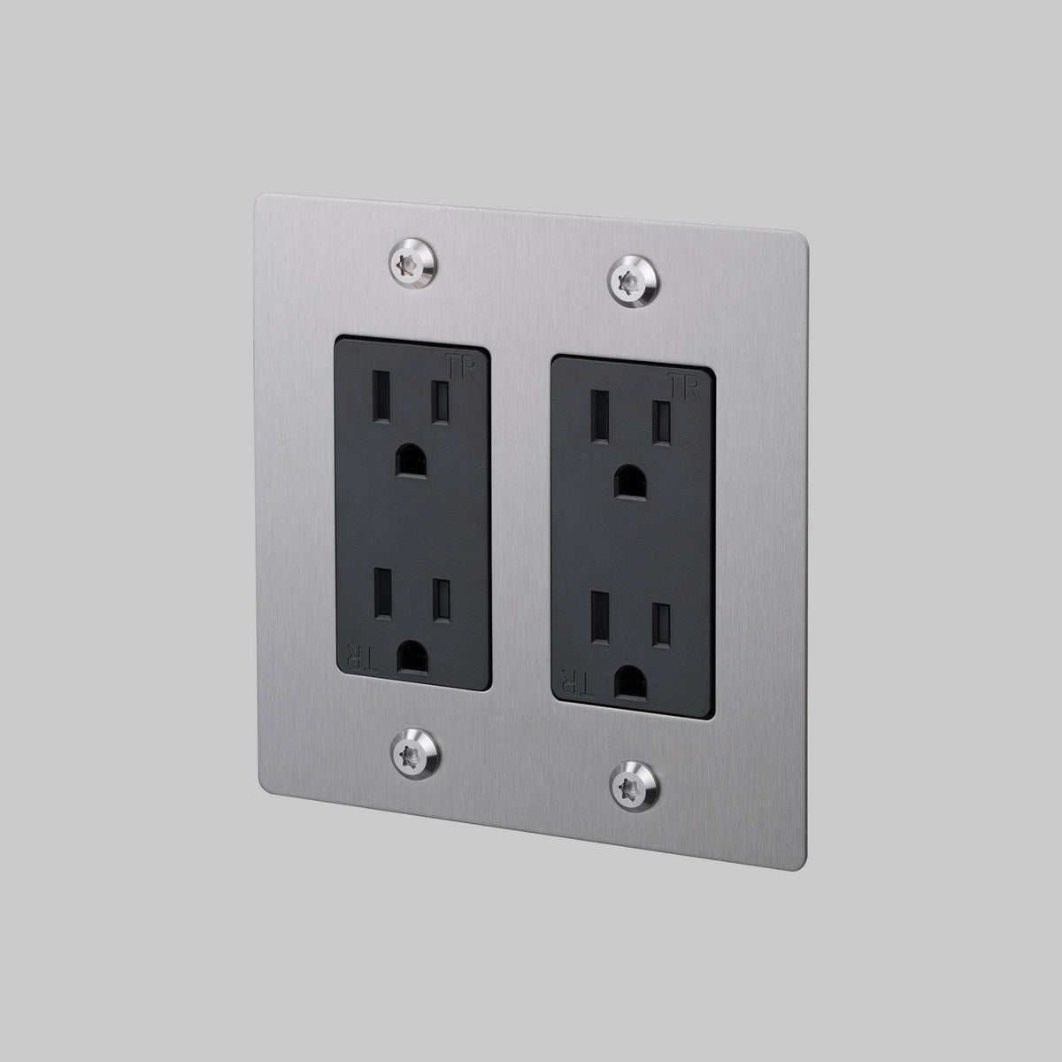 Outlet in Steel