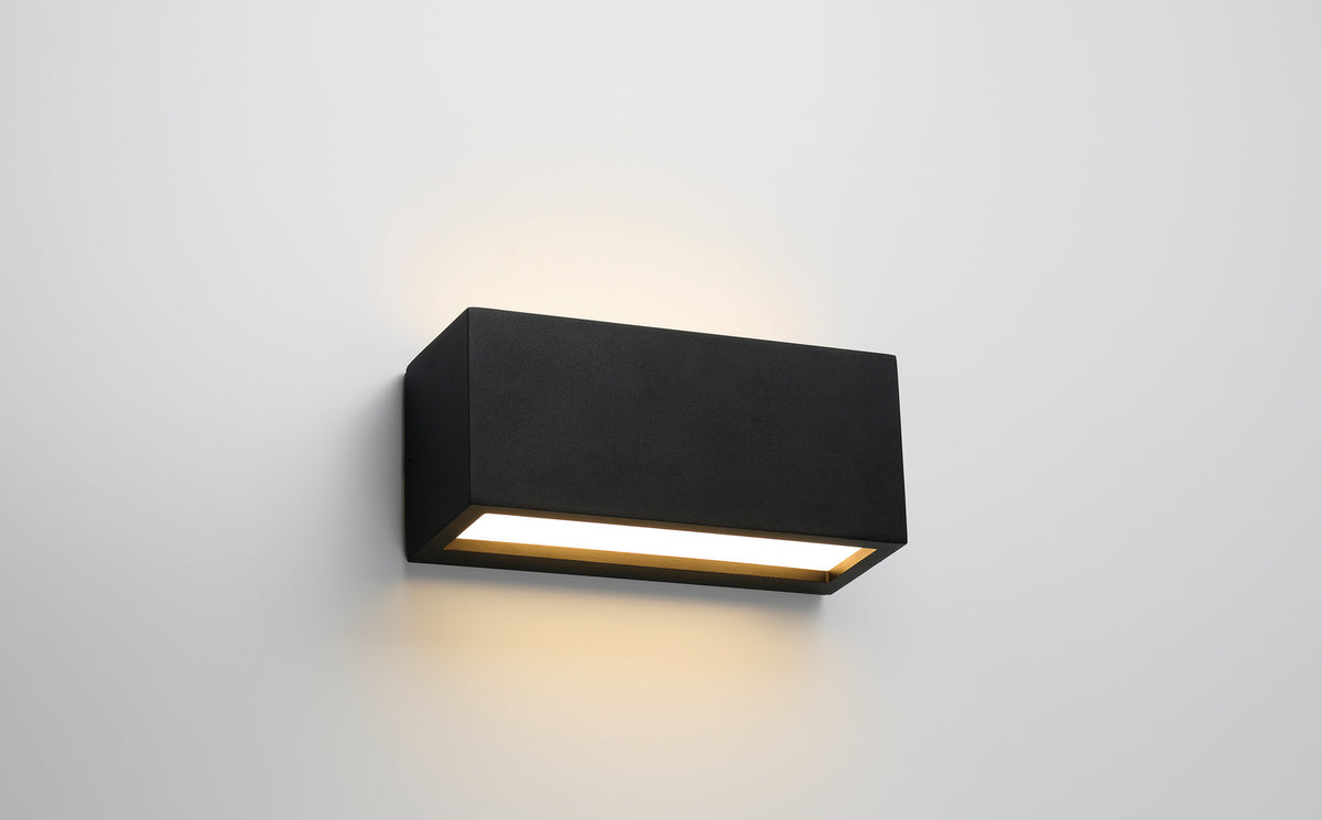 Aether LED Wall Mount in Black