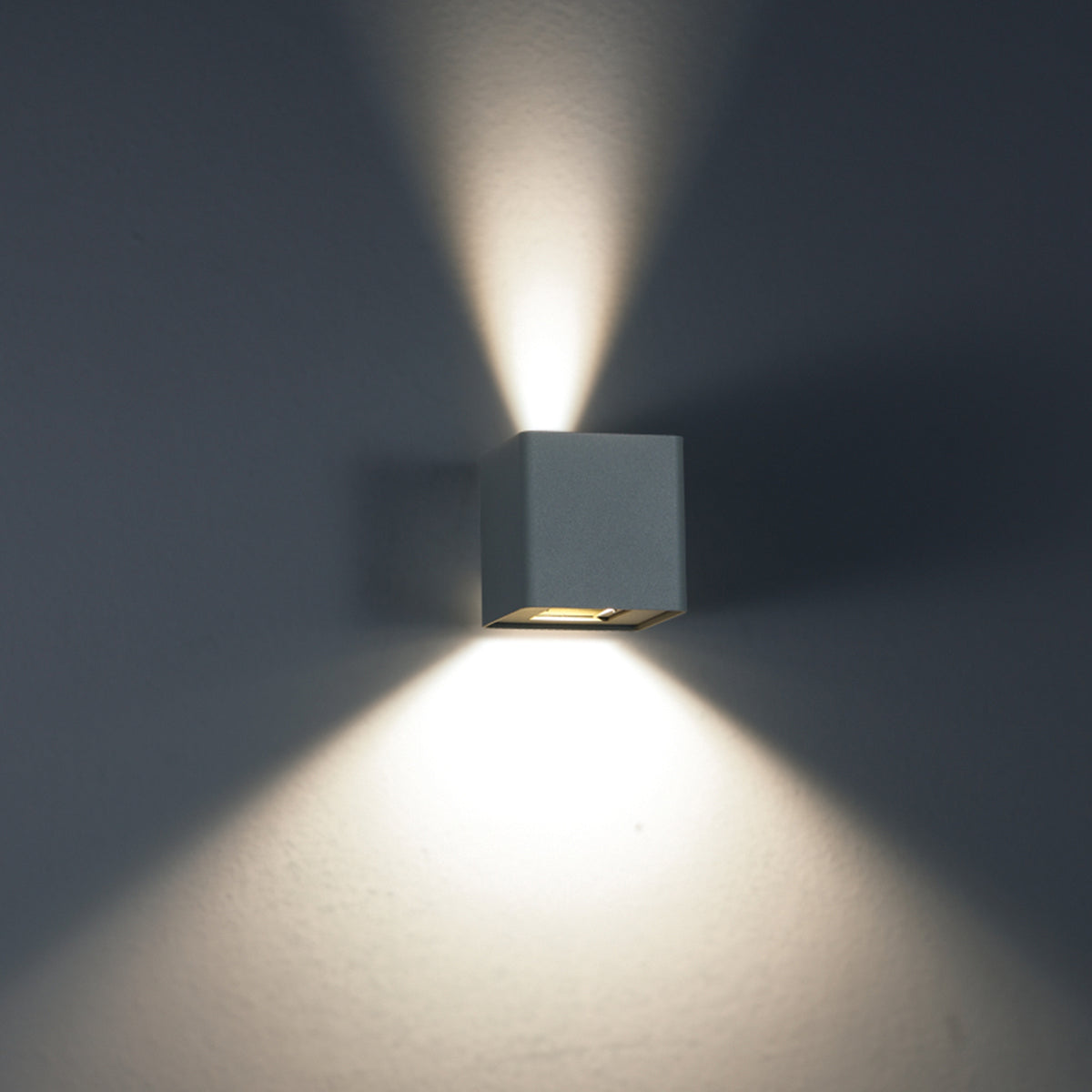 CREST , OUTDR, LED WALLMNT, GRAPH in Graphite Grey