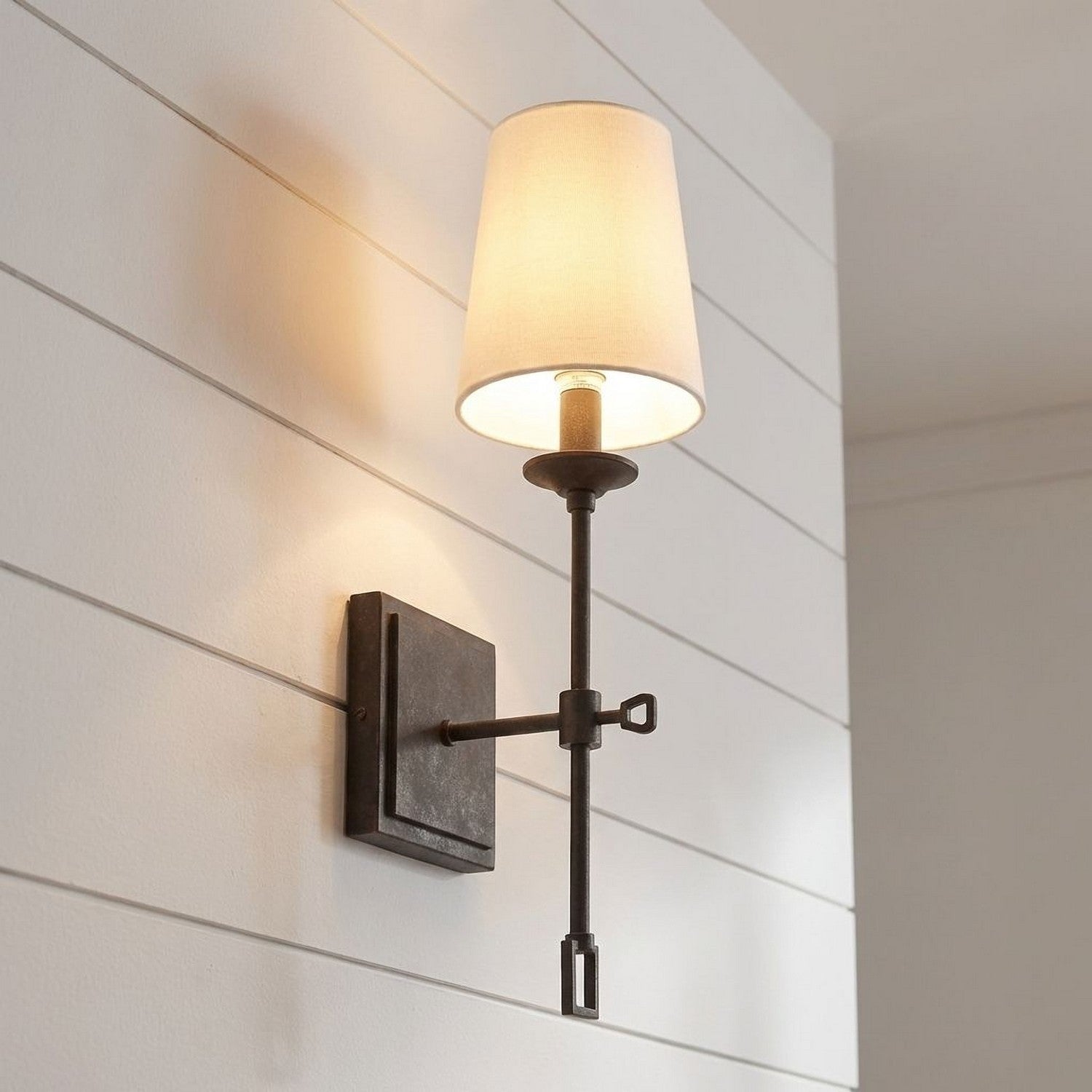 Applique murale Lorainne One Light en noir oxydé