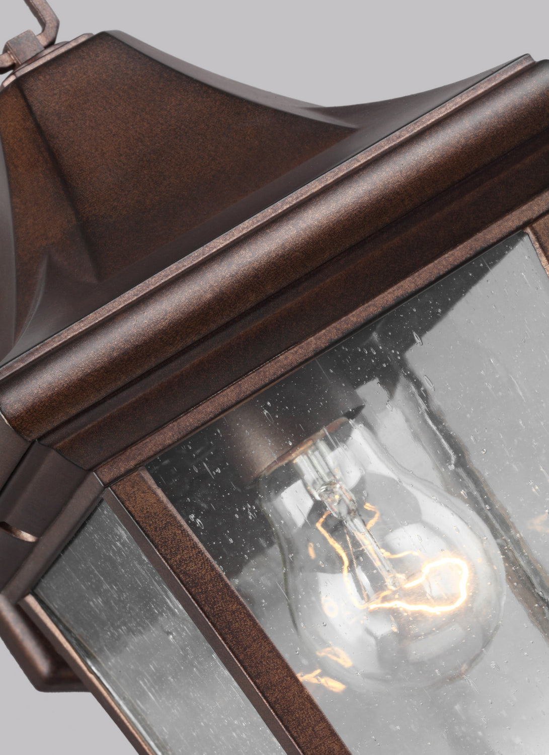 Oakmont Outdoor Wall Lantern