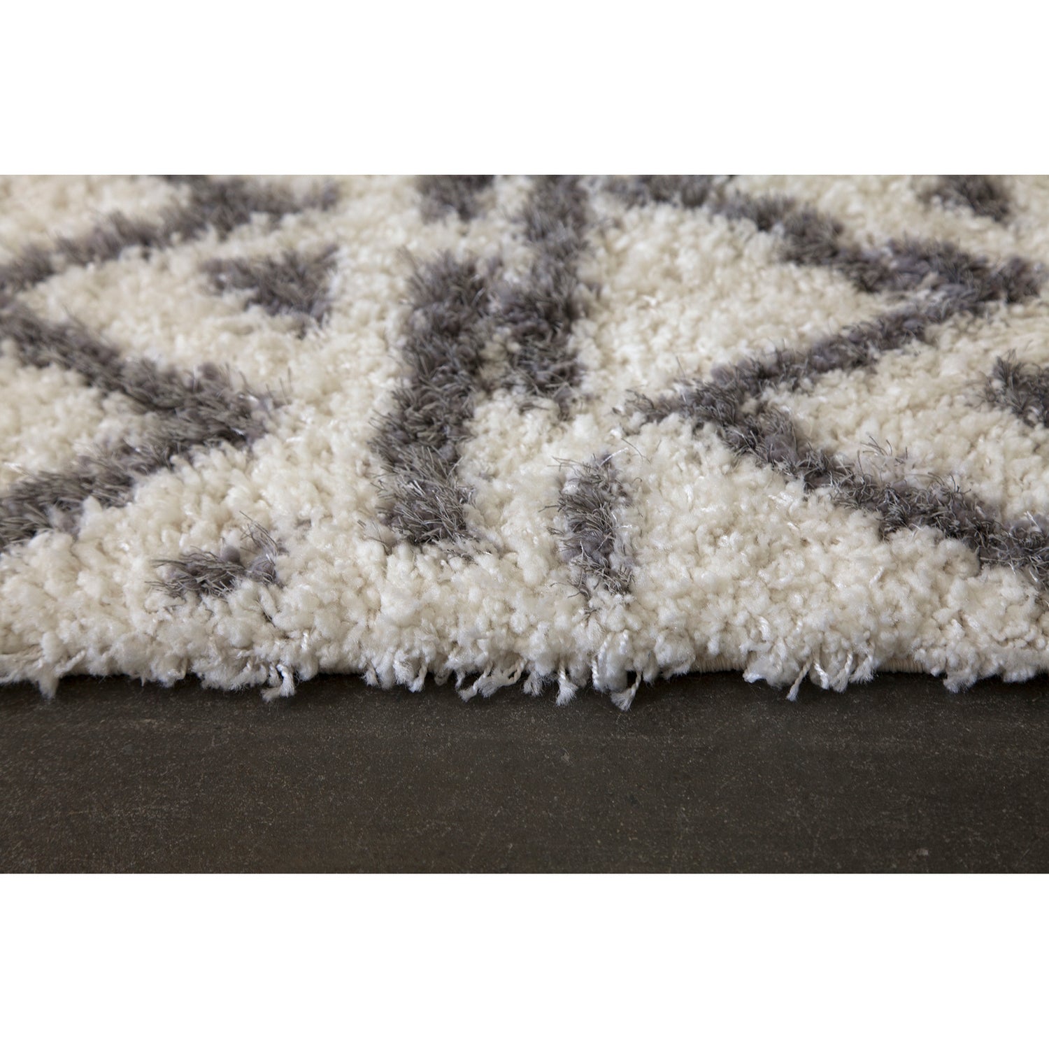 Carrara Rug in Ivory