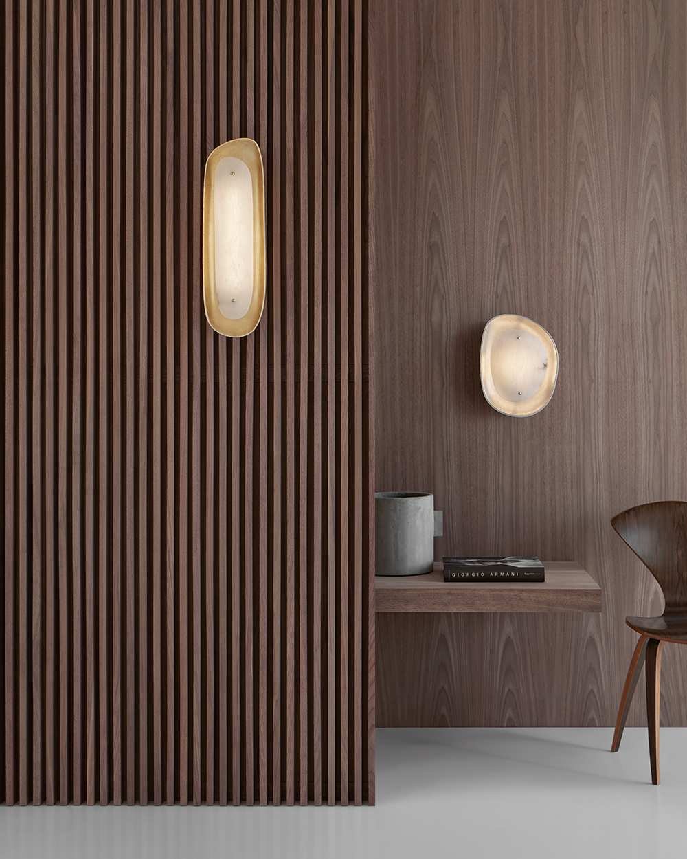 Samos Tall Sculpted Sconce in Gild with Alabaster