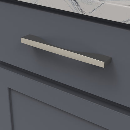 Pull 7-9/16 Inch (192mm) Center to Center