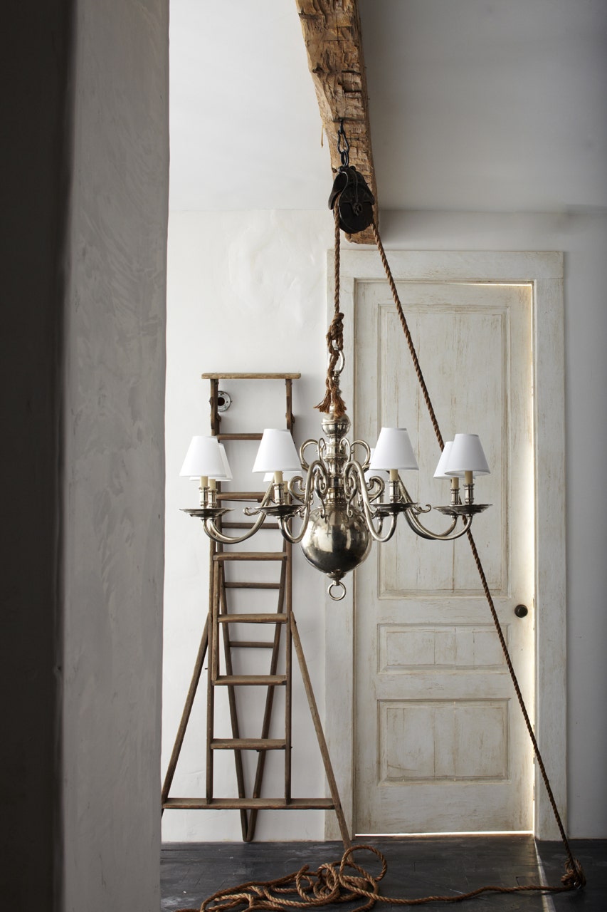 Lillianne Single Tier Chandelier in Butler's Silver