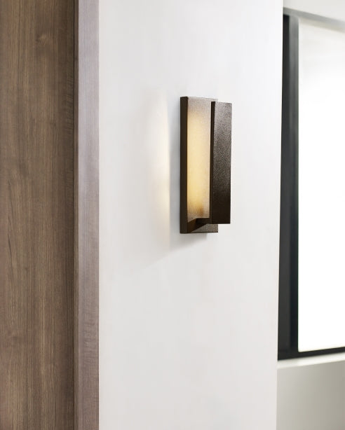 Nate 17 Outdoor Wall