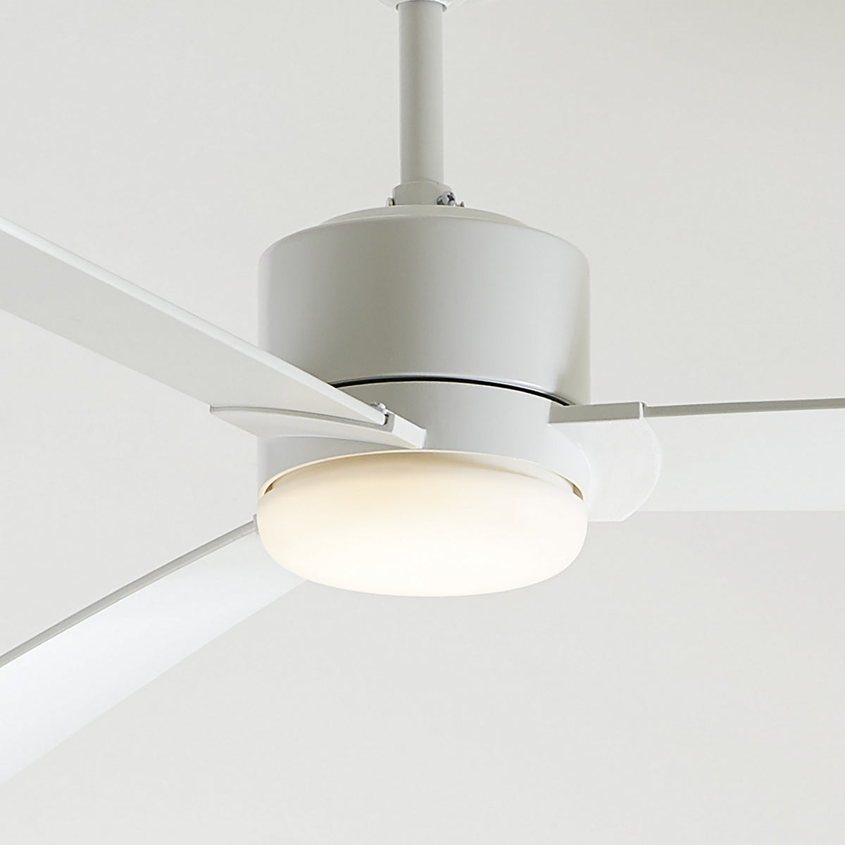 Kit d'éclairage LED pour ventilateur Rozzen en acier brossé