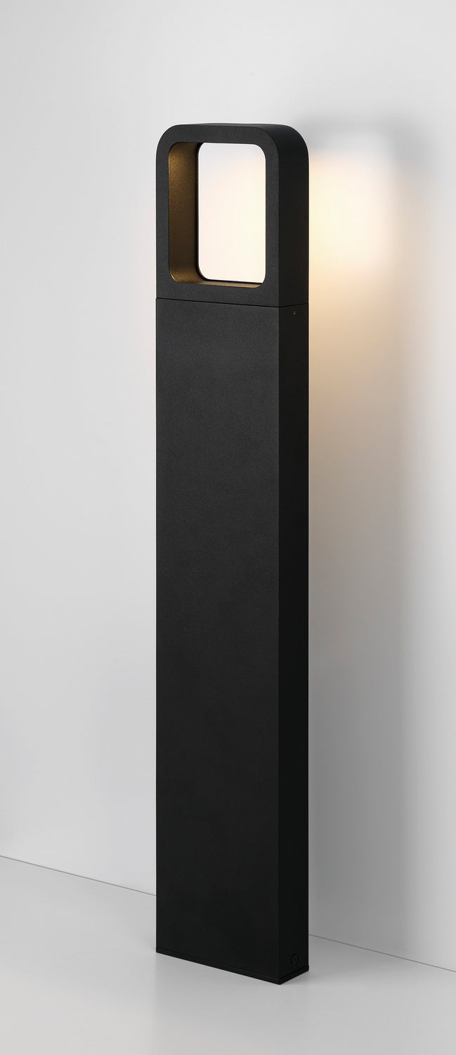 Rion LED Bollard in Black