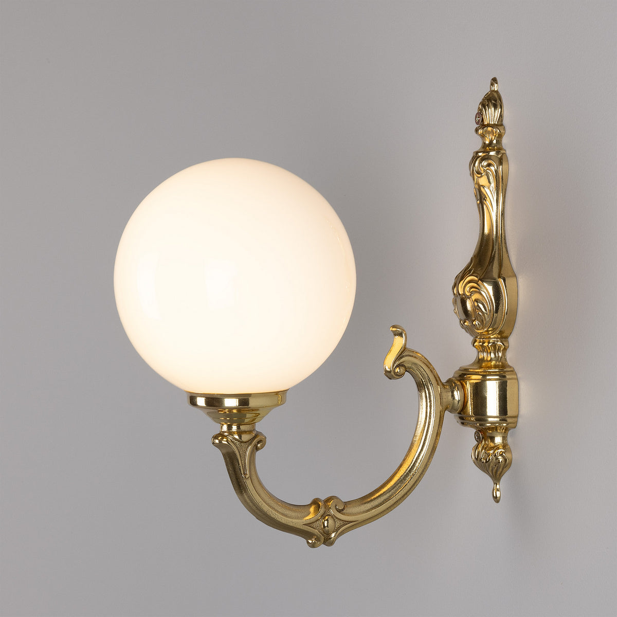 Ben One Light Wall Sconce in Polished Brass