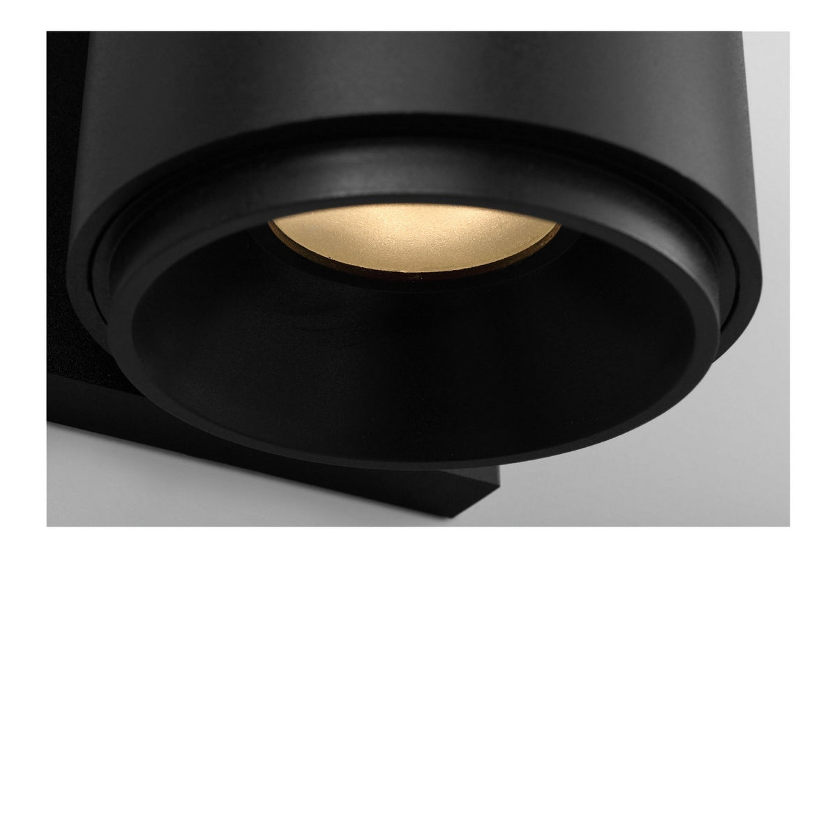 Huntwick Outdoor Wall Lantern