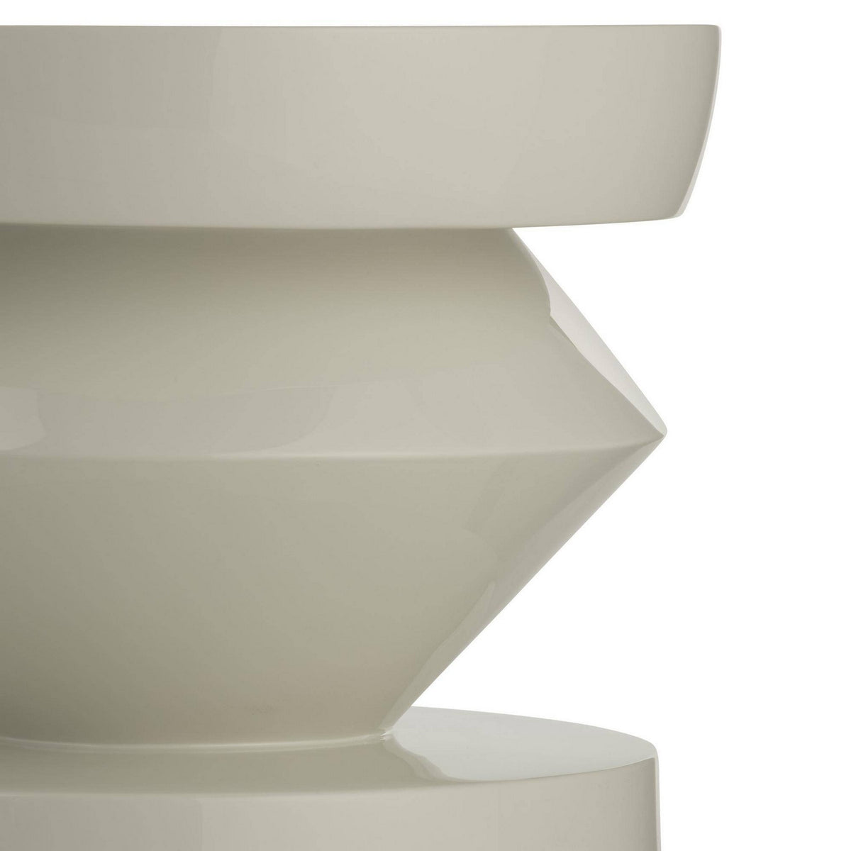 Uma Accent Table